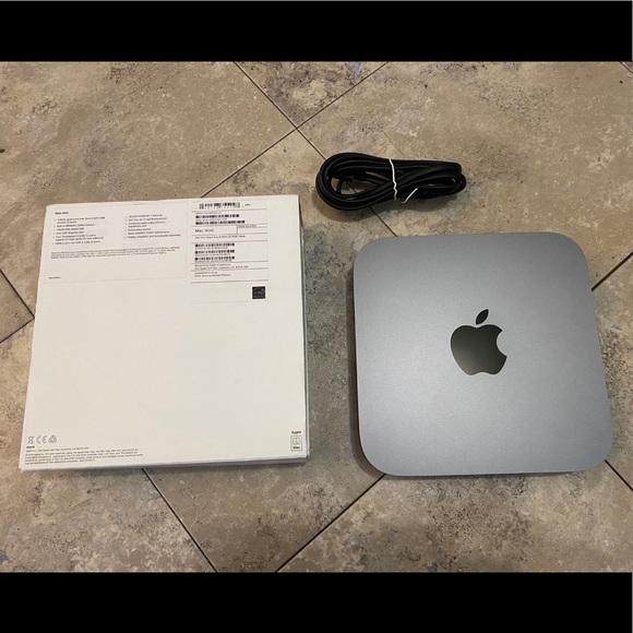 Mac 2018 Processor 3.6GHz Intel Core i3
Ram 8GB 2667 MHz DDR4
126GB SSD + 1TB HD - Picture 2 of 13